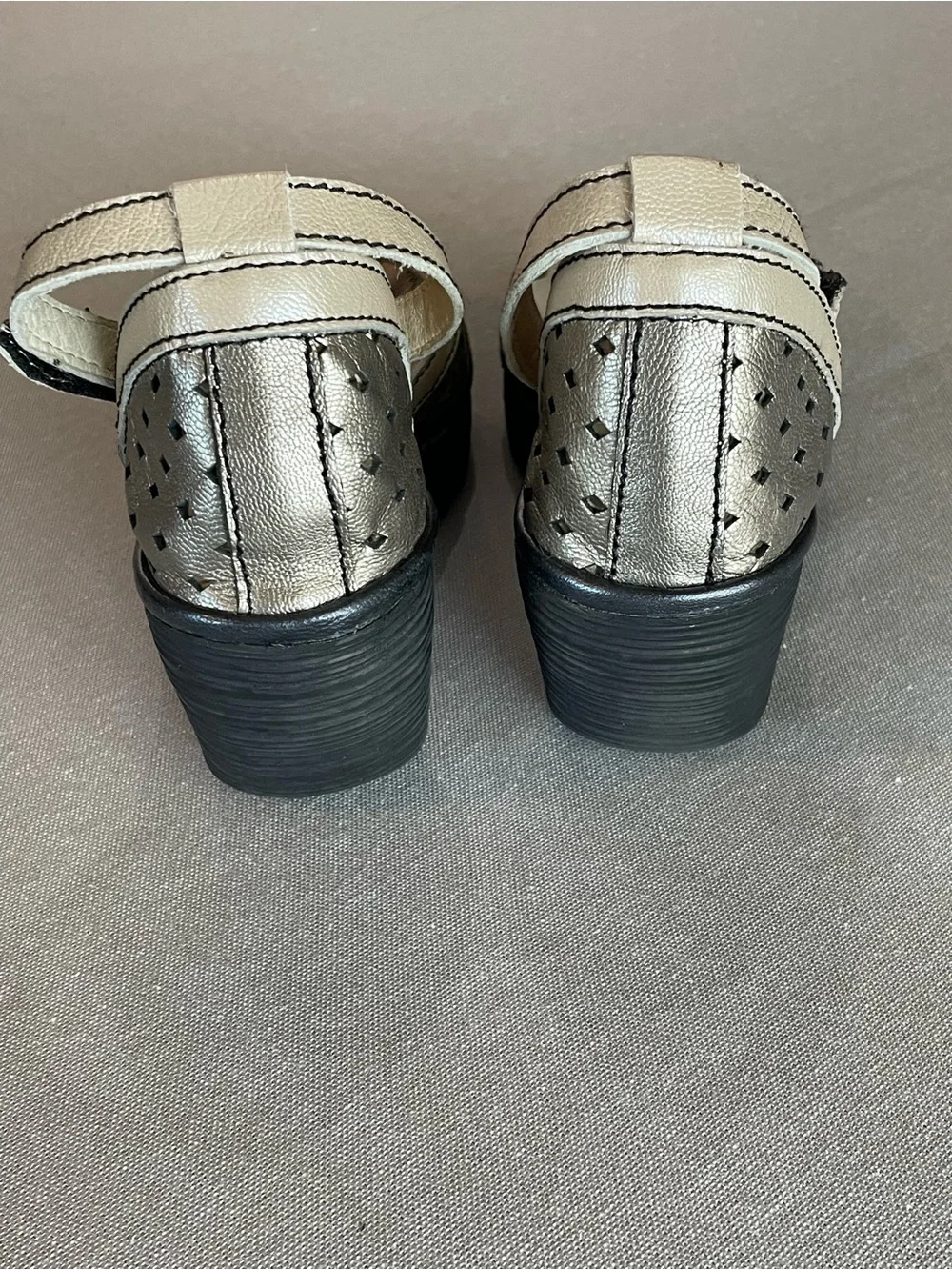 Fly London Yumo Pewter Silver Peep Toe Wedge Sandal 7.5/38
